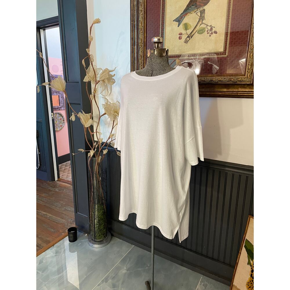 NUUDS Women’s XL Cream Cotton Short Sleeve Tee Minimalist Relaxed Fit
